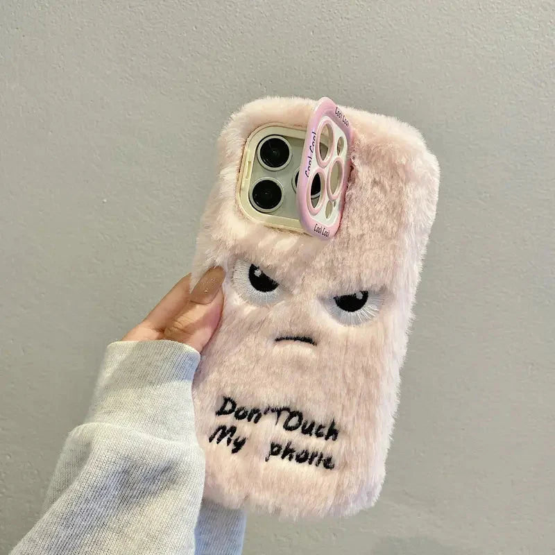 Case de Pelúcia com Expressão Irritada Para iPhone