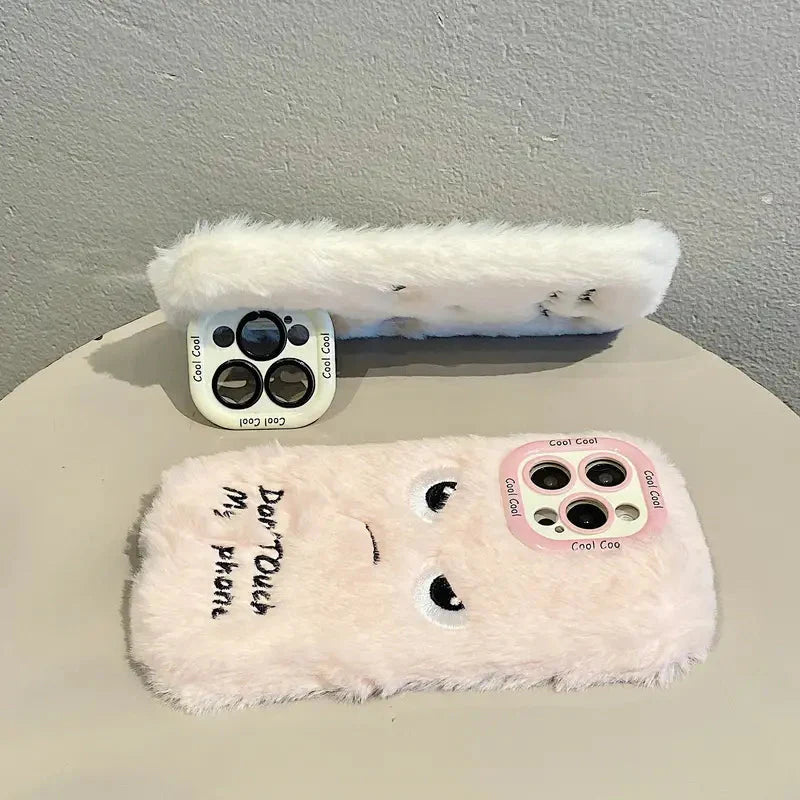 Case de Pelúcia com Expressão Irritada Para iPhone
